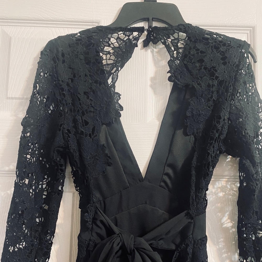 Gorgeous Black lace  evening dress. - Picture 3 of 12